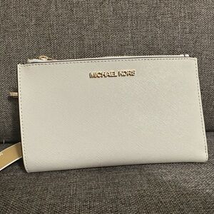 Michael Kors DoubleZip Wallet
Wristlet Luggage New with Tag Saffiano  Leather